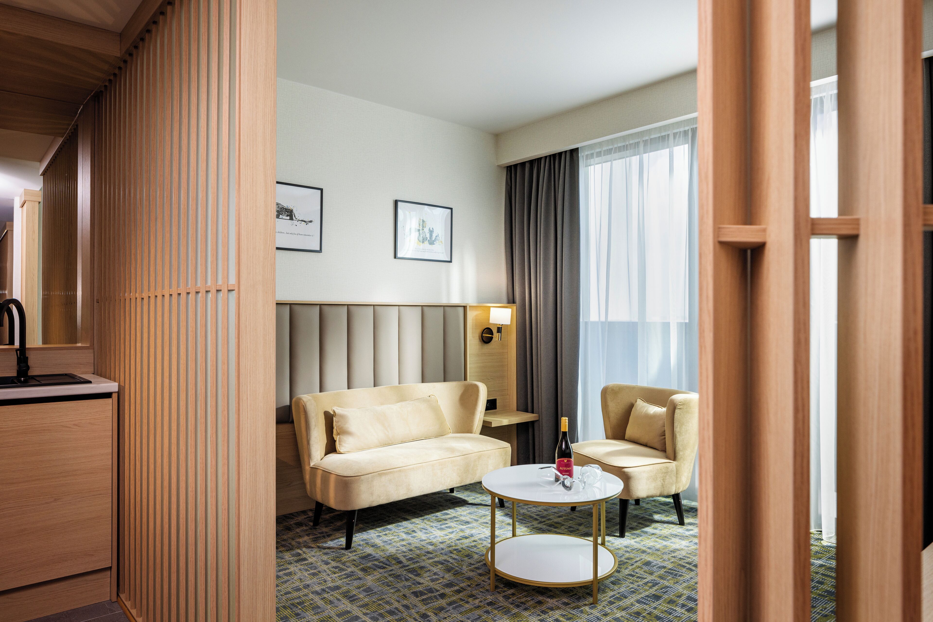 executive suite | living area | 43-inch smart tv with cable channels, tv