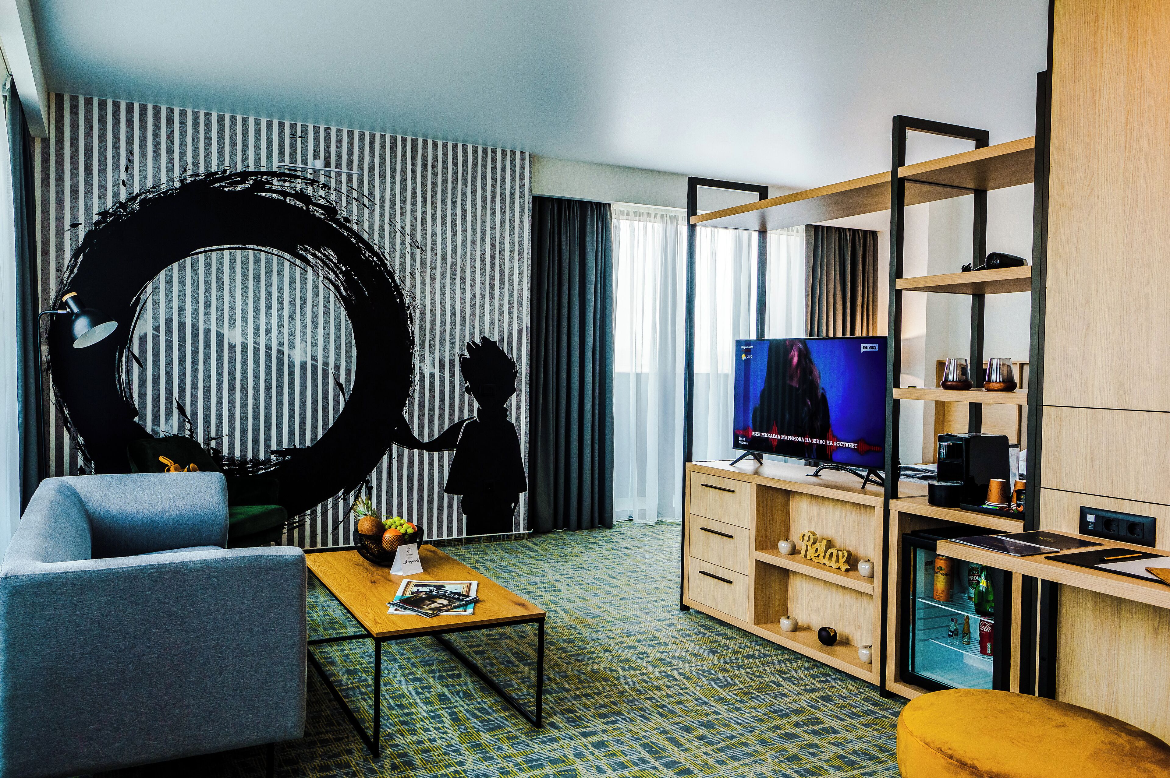 junior suite, 1 king bed | living area | 43-inch smart tv with cable channels, tv