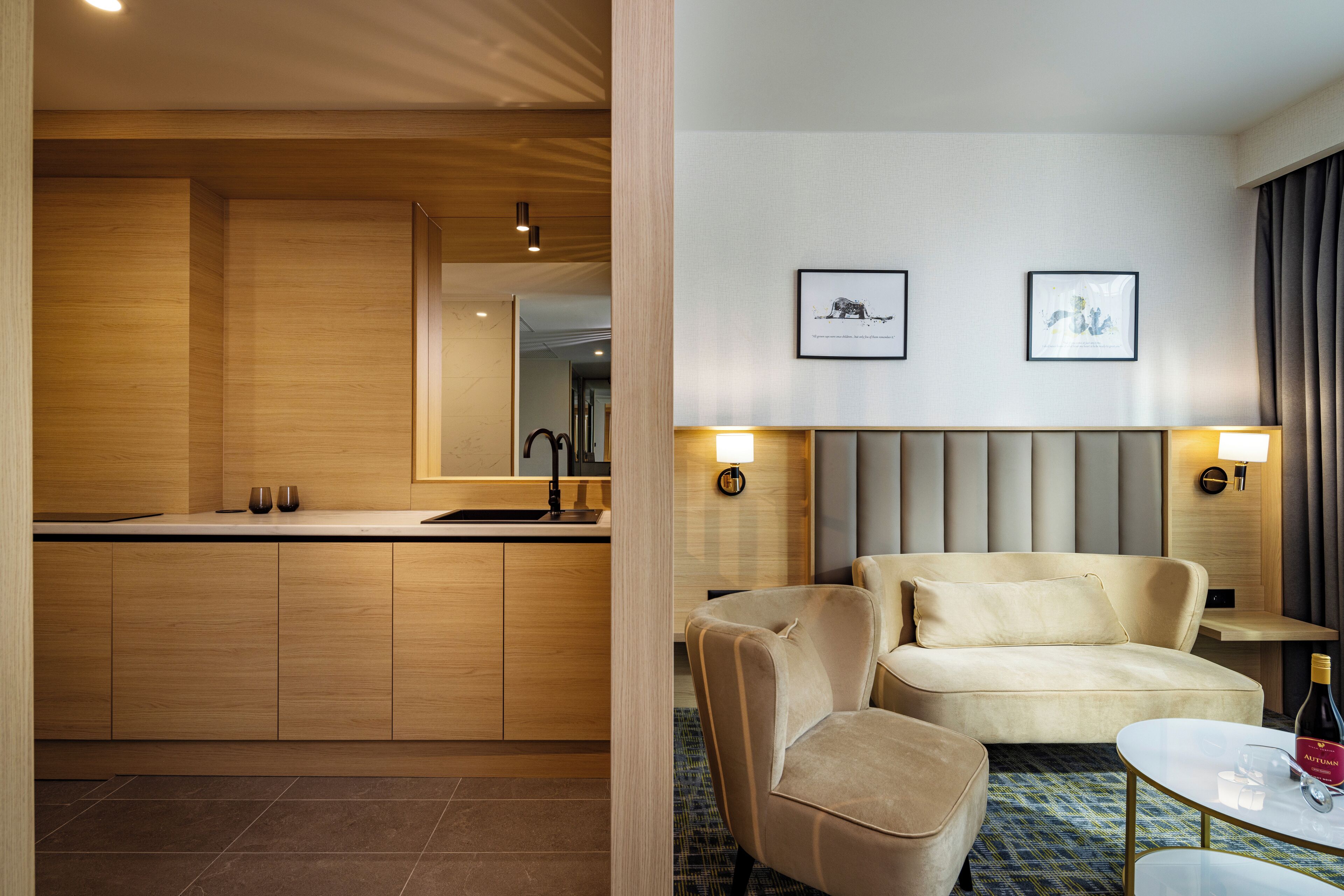 executive suite | private kitchen | espresso maker, coffee/tea maker