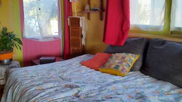 2 quartos, escrivaninha, Wi-Fi de cortesia, roupa de cama