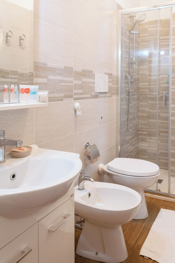 Apartment | Badezimmer