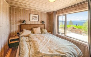 4 bedrooms, free WiFi