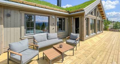 Gorgeous home in Gålå with sauna