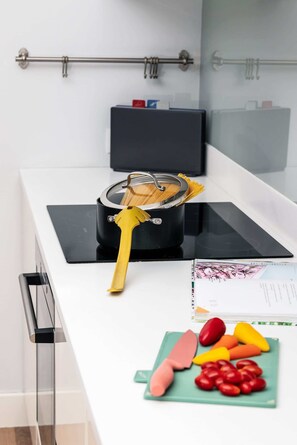 Fridge, microwave, oven, stovetop