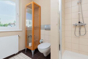 Unclassified image, 4 of 50, button