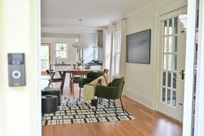 Entry - Coming in Hot (Atlanta)