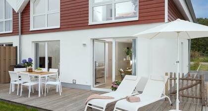 Villa am See für bis zu 6 Personen mit Kaminofen, Badewanne und Sauna - Haustiere herzlich willkommen, direkt am Wasser gelegen