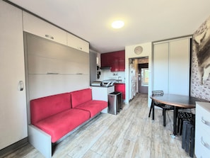 Interior - Cozy apartment "WAPITI" at the foot of the slopes (Les Deserts)