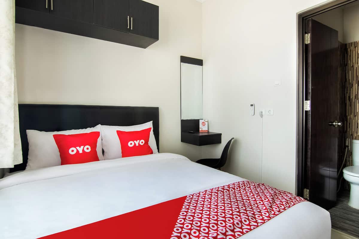 Desk, free WiFi, bed sheets