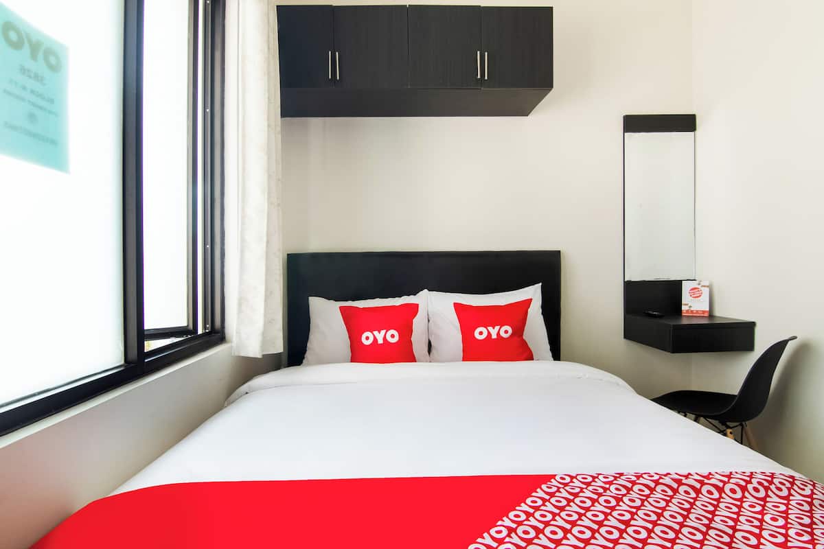 Desk, free WiFi, bed sheets