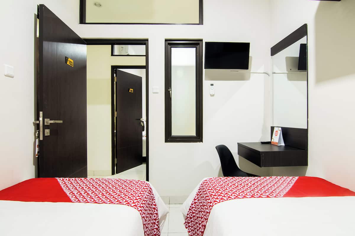 Desk, free WiFi, bed sheets