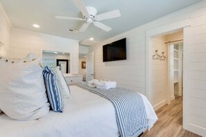 3 室のベッドルーム、アイロン / アイロン台、WiFi (無料)、ベッドシーツ