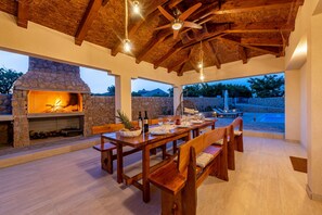 Villa, 2 chambres, accessible aux personnes à mobilité réduite, piscine privée | Balcon