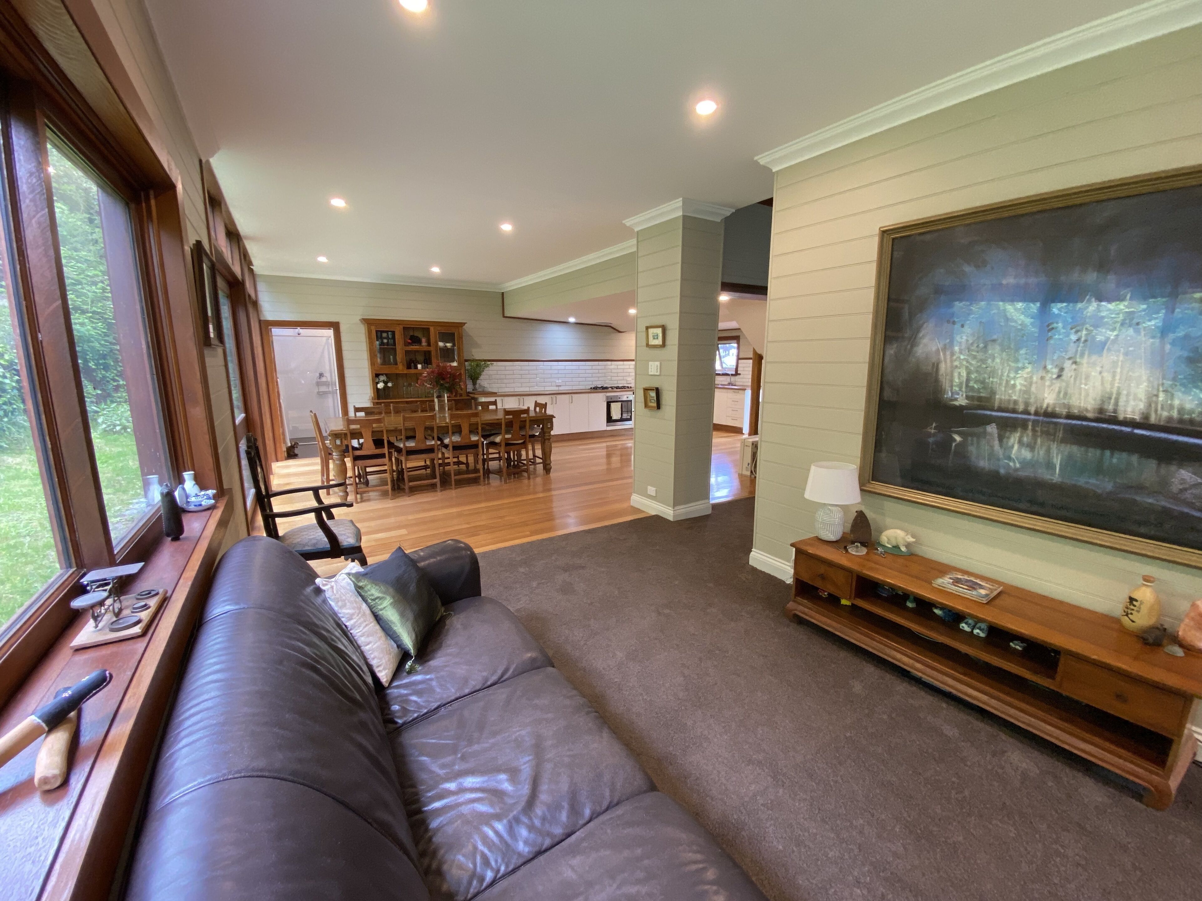 6 Bed, 4 Bath, 3 Level Renovated Barn, 1400m To Bowral Centre, 320m2, Peaceful - Bowral