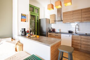 Fridge, microwave, oven, dishwasher