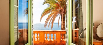 VILLA REVE D'AZUR VI4353 bY Riviera Holiday Homes