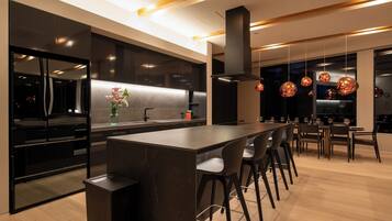 Chalé, 5 quartos, para não fumantes (Onsen) | Cozinha privada | Geladeira grande, micro-ondas, fogão, cooktop
