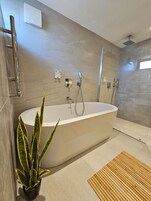 Ducha, cabezal de ducha tipo lluvia, artículos de tocador gratuitos