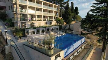 Piscine extérieure