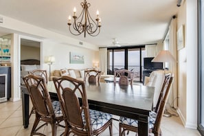 Interior - Orange Beach Gulf View 3BR • Sleeps 8 • Corner • Pools • Boat Slips (Orange Beach)