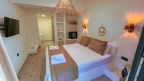 Standard Room | Premium bedding, minibar, free WiFi, bed sheets