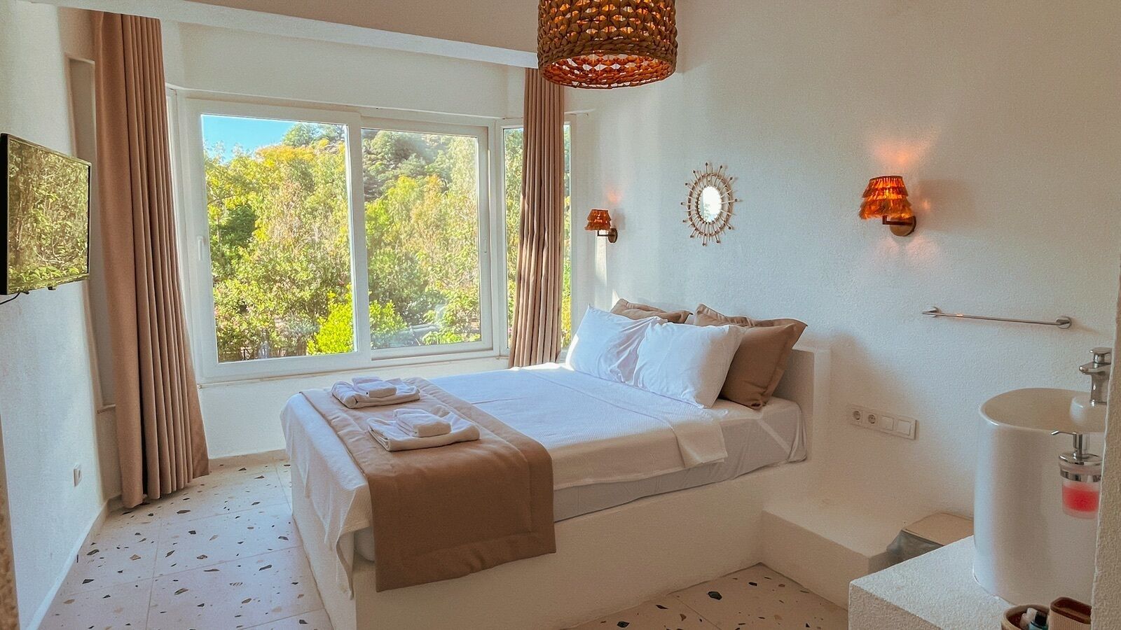 Standard Room, Garden View | Peralatan tempat tidur premium, bar mini, Wi-fi percuma, cadar katil 