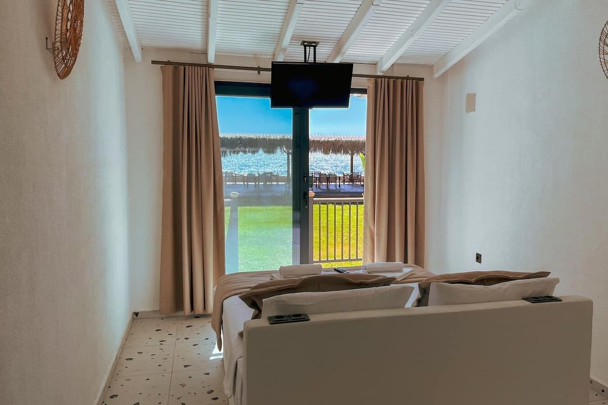 Superior Room, Sea View | Premium bedding, minibar, free WiFi, bed sheets