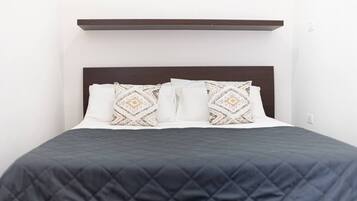 House, 1 Bedroom | 1 bedroom, free WiFi, bed sheets