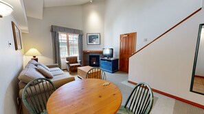 Télévision, cheminée