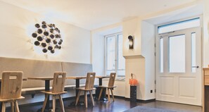 Lobby sitting area - blaue rose (Feldkirch)