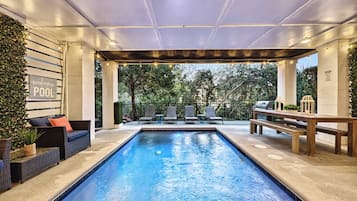 Et oppvarmet basseng