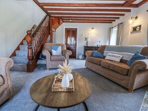 Cottage | Living area | Fireplace