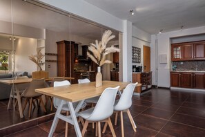 Appartement Prestige, 2 chambres, vue sur la mer | Salle à manger