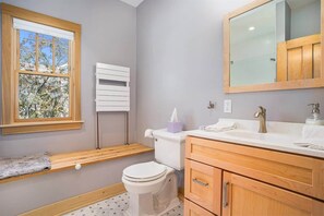 Bathtub, hair dryer, towels