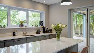 Fridge, microwave, oven, dishwasher