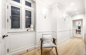 Apartment, 2 Queen Beds | Interior - Impeccable 2-bed Apartment in London (London)