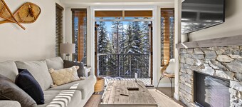 Modern Condo | True Ski-In & Ski-Out | Private Hot Tub | Fireplace