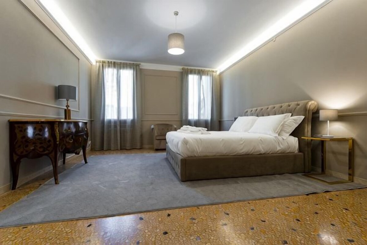 WiFi (free), bed sheets