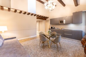 Superior Apartment | Dining room