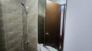 Executive Apartment, City View | 1 bilik tidur, kalis bunyi, Wi-fi percuma 
