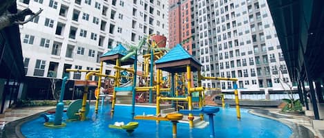 2 piscinas al aire libre