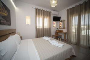 1 bedroom, in-room safe, iron/ironing board, travel cot