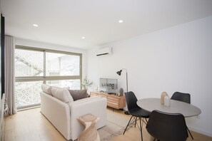 Apartment | Living area - NAX Apartment E by Liiiving (Porto)