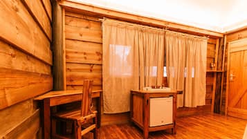 Classic Room, 1 Bedroom | 1 bedroom, bed sheets