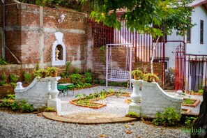 Outdoor dining - Seclude Ramgarh Taradale (Kosiyakutoli)