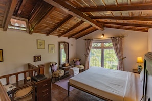 Desk, free WiFi, bed sheets - Seclude Ramgarh Taradale (Kosiyakutoli)