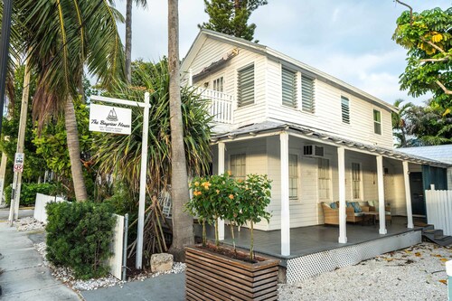 The Caroline Suite | 1 bedroom condo w/shared pool