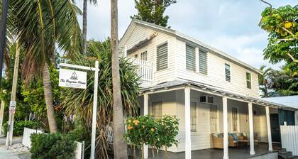 The Caroline Suite | 1 bedroom condo w/shared pool