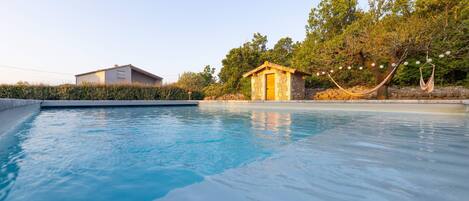 Piscine extérieure, piscine chauffée