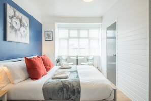 1 bedroom, iron/ironing board, WiFi, bed sheets - Private & Spacious Studio Room 4 by Milton Guesthouse
(Cambridge)